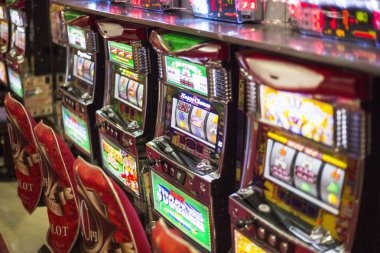 horse89 payment selection showing DANA, QRIS, and Mandiri virtual account options